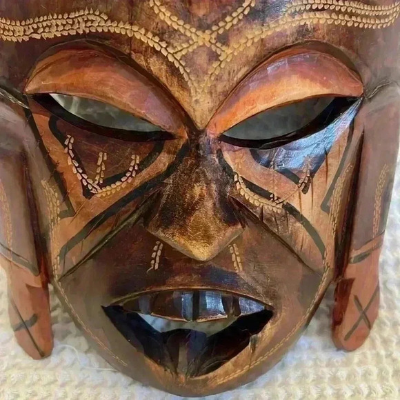 Tribal Mask Wall Decor - Picture 5 of 6